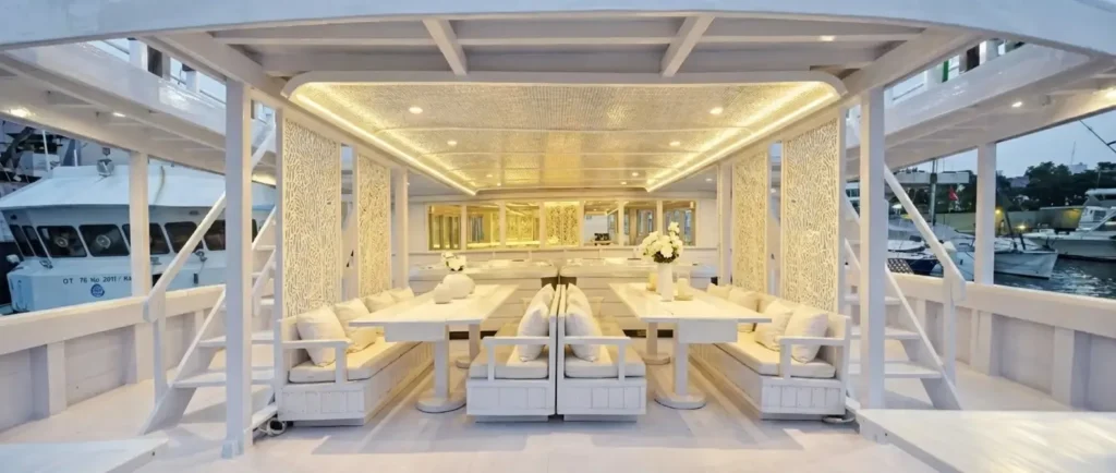 Outdoor Dining Room