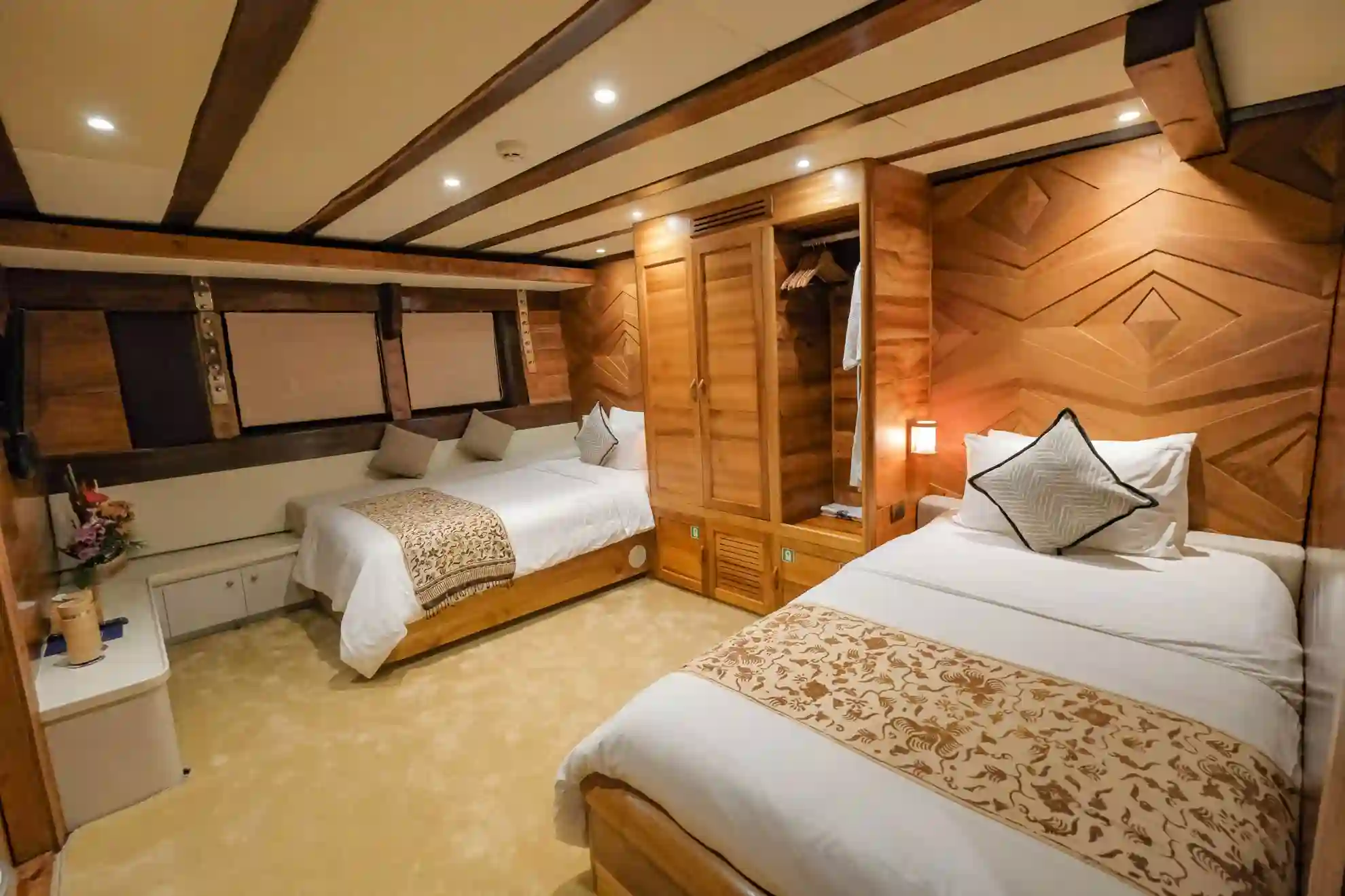 Twin Cabin