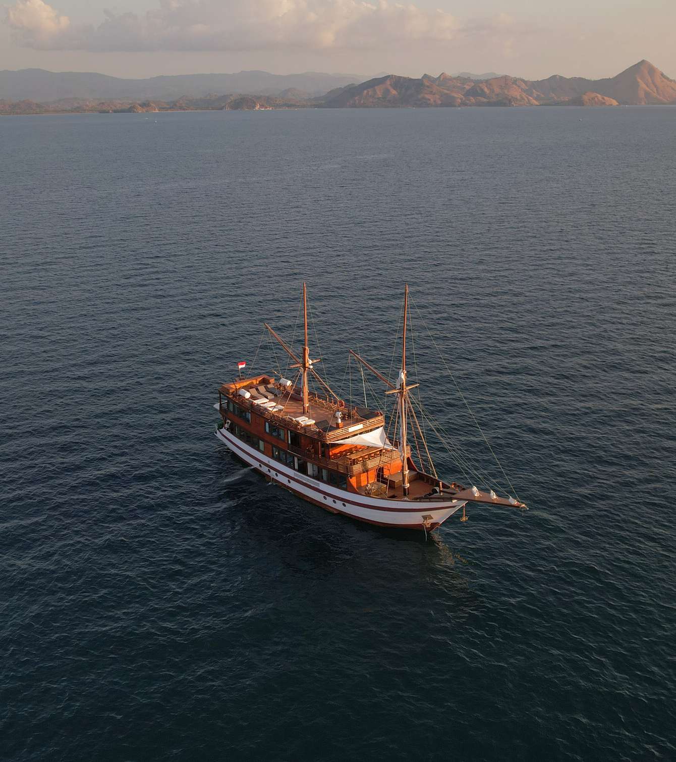 Open Trip Komodo 3D2N - Neptune