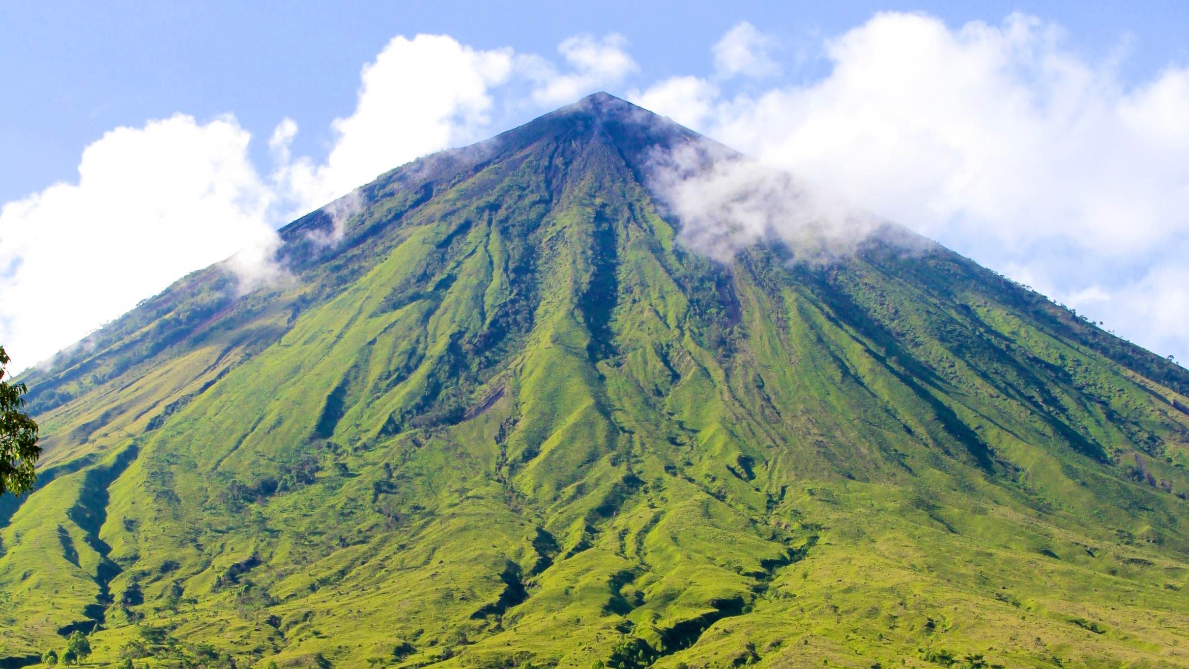 Flores Overland Tour 10 days 9 nights