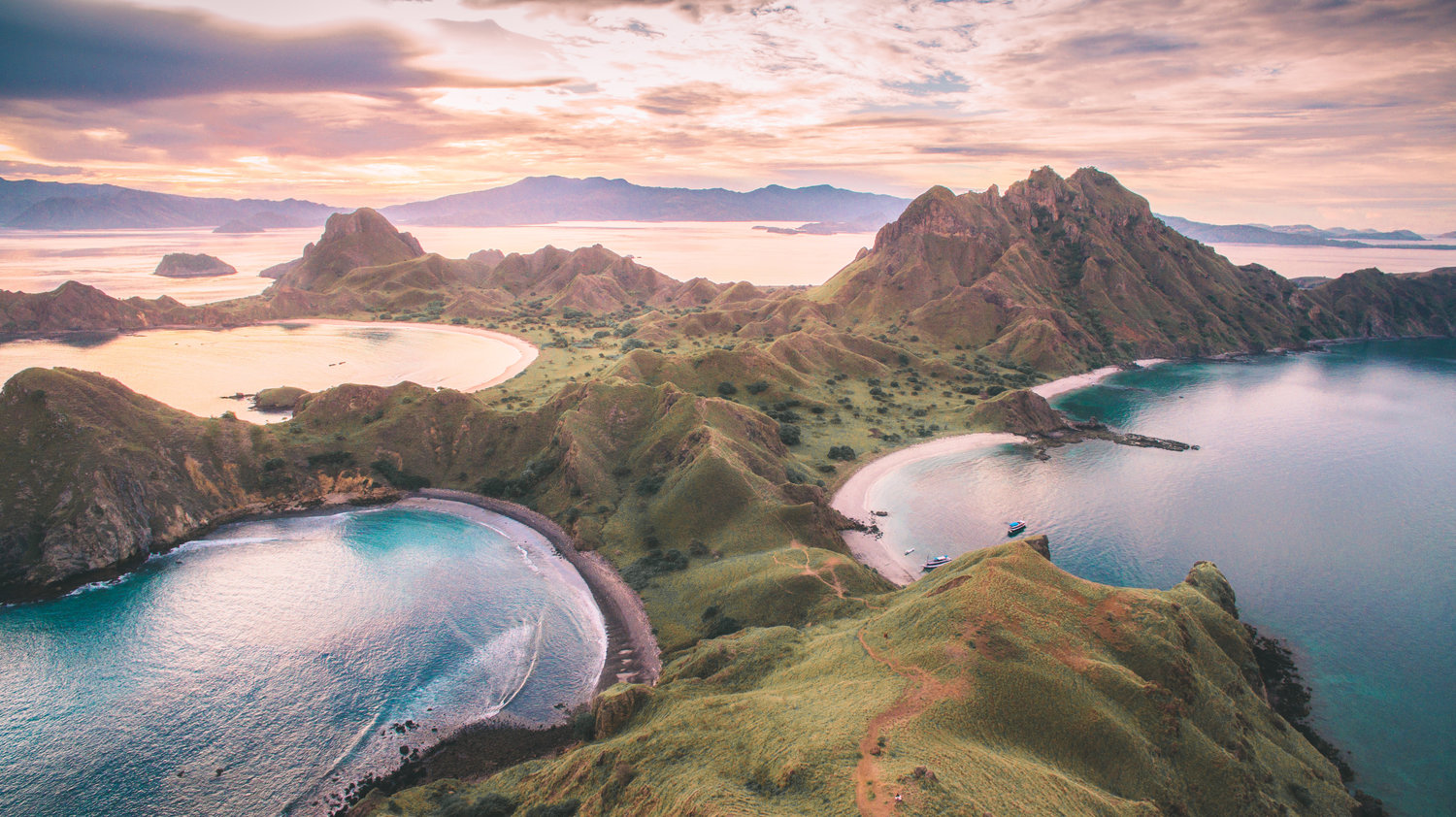 Komodo & Wae Rebo Tour 4 Days 3 Nights
