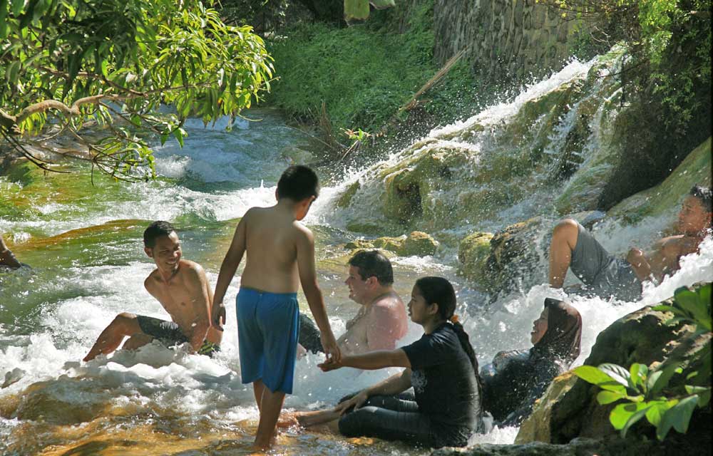 Flores Overland Tour 8 Days 7 Nights