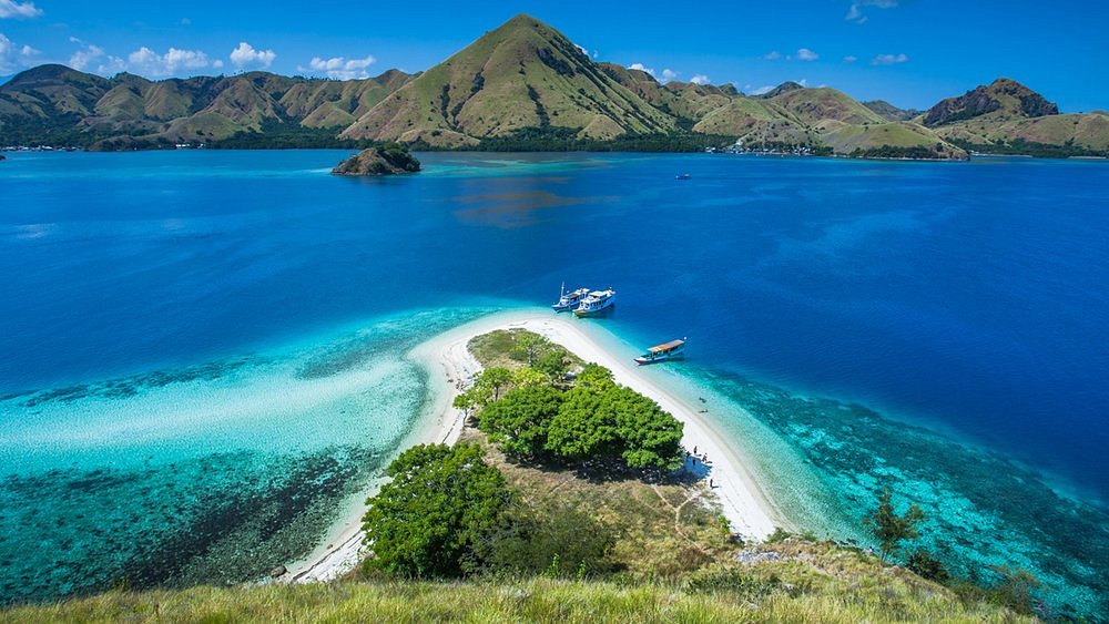 Private Komodo Island Tour – Bidadari, Kelor, Kanawa & Rinca Island