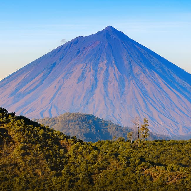 Flores Overland Tour 10 days 9 nights